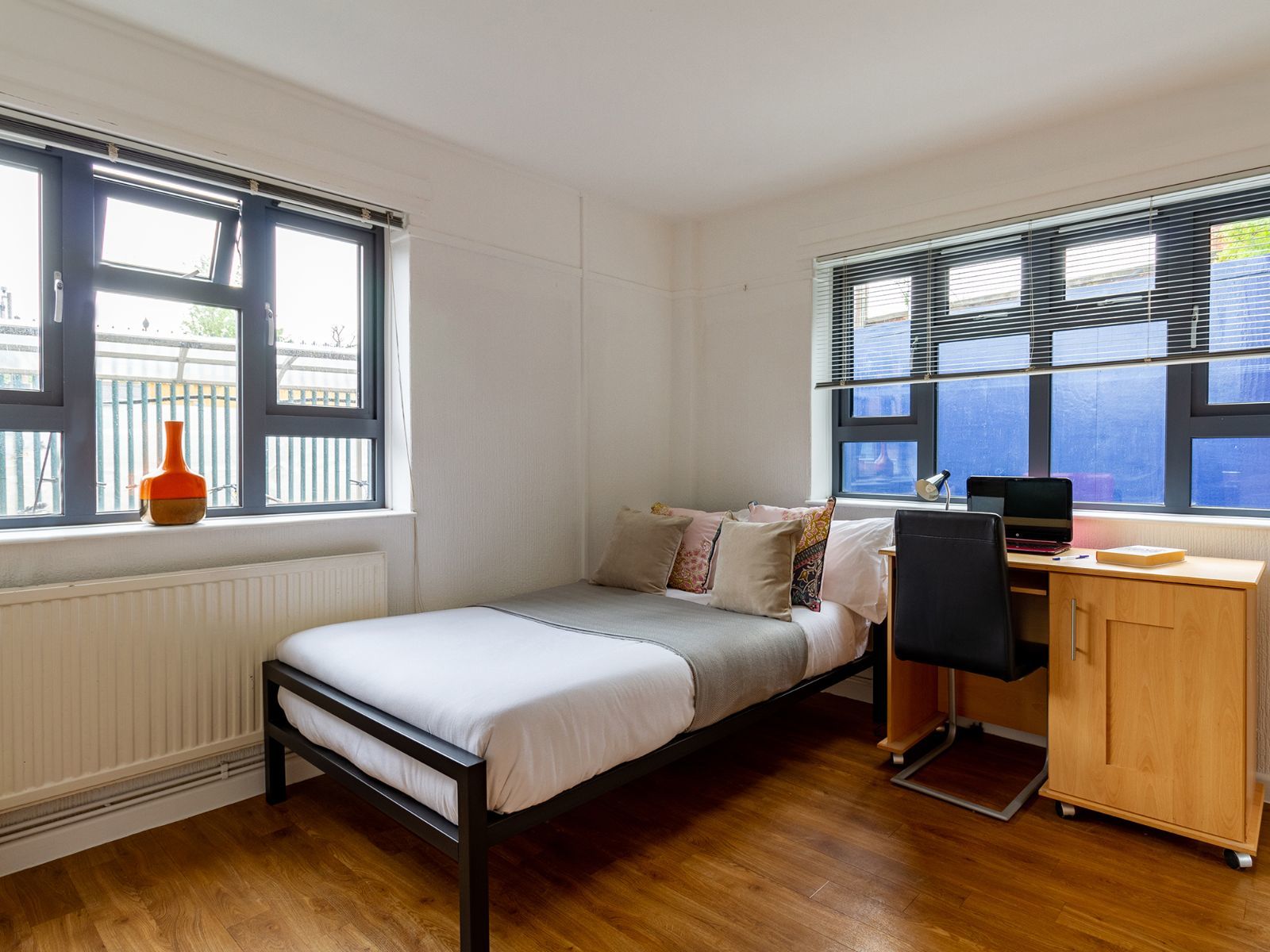 Surrey Quays Landale House, London image 7