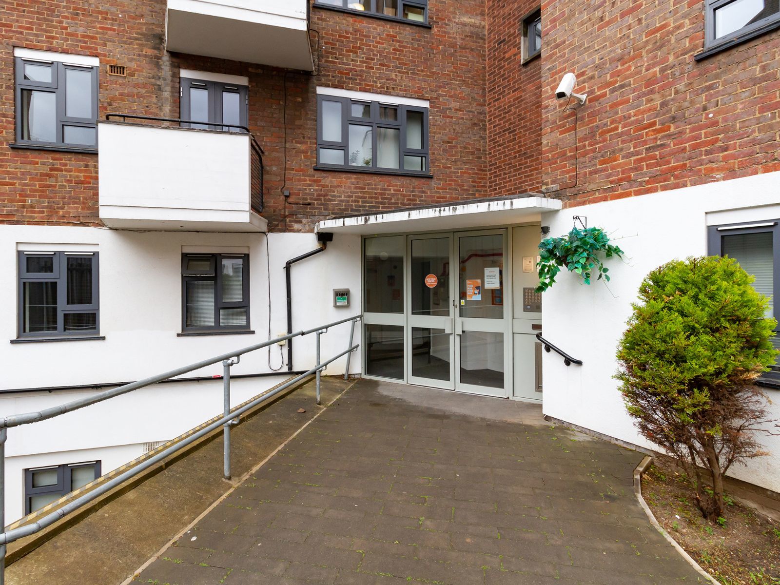 Surrey Quays Landale House, London image 15