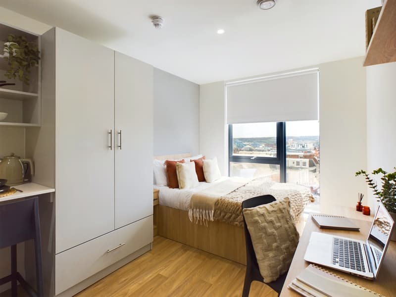 Straits Aire, Leeds image 17