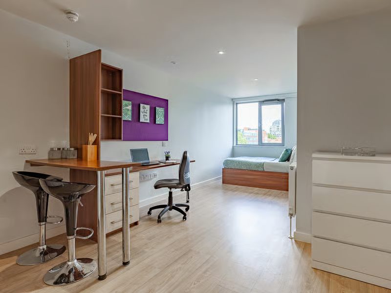 Central Studios, London image 11