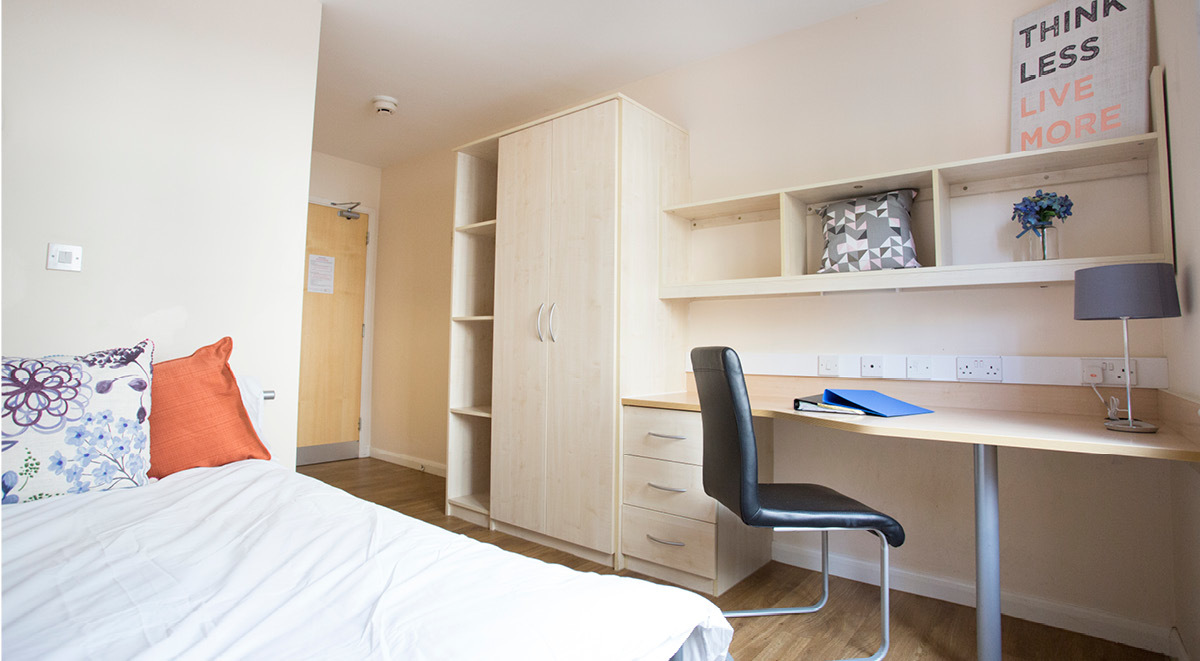 Heald Court, Manchester image 3