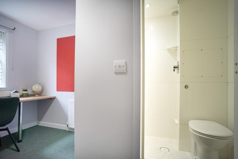 Dean House, London image 3