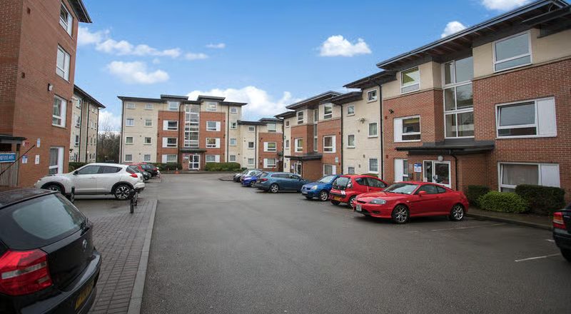 College Court, Stoke-on-Trent image 7