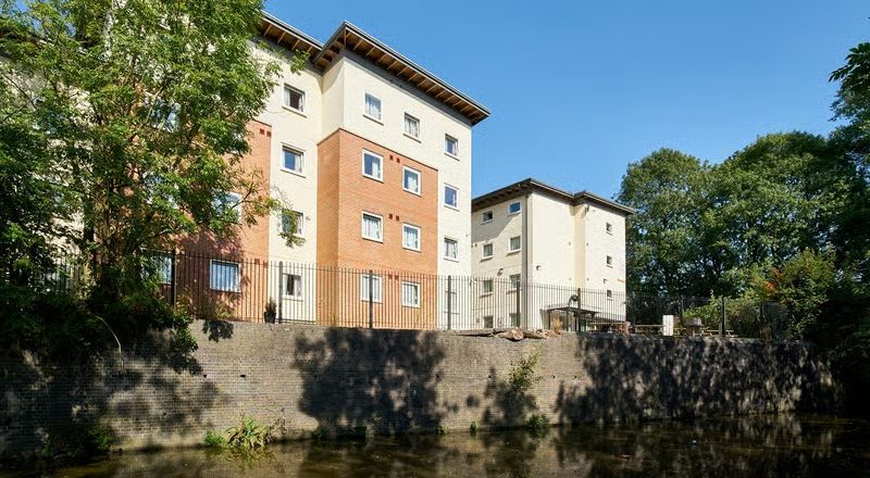 College Court, Stoke-on-Trent image 8