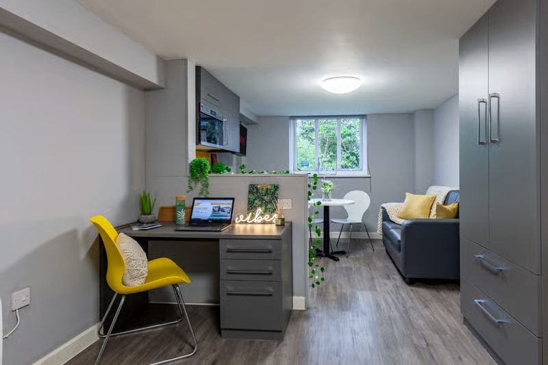 Allen Court, Manchester image 13