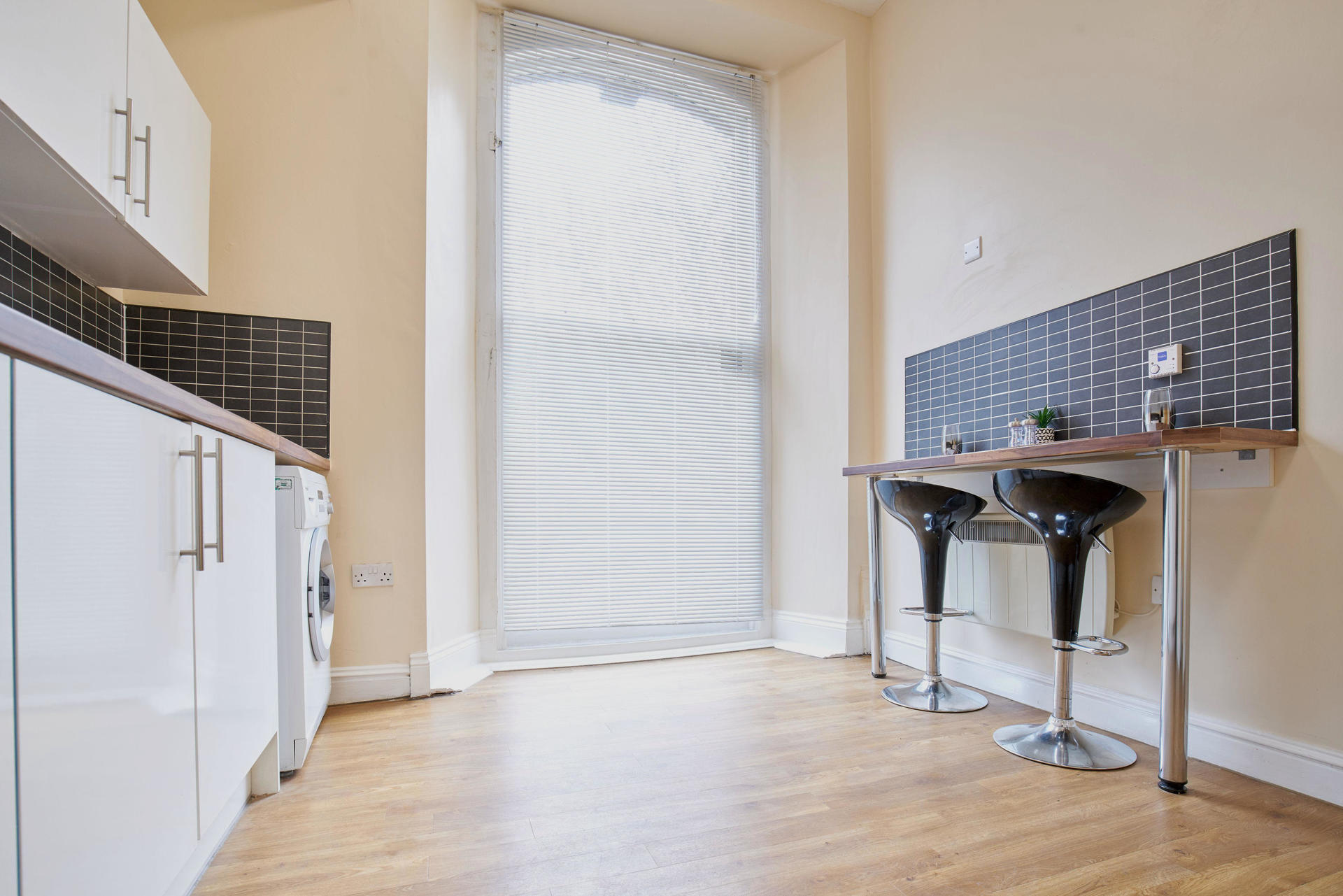 Daisybank Villas, Manchester image 9