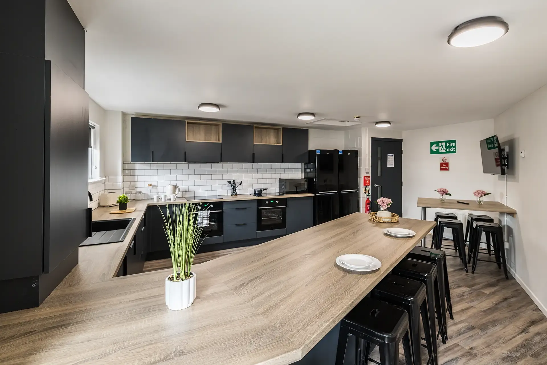 Meadowside Court, Dundee image 5