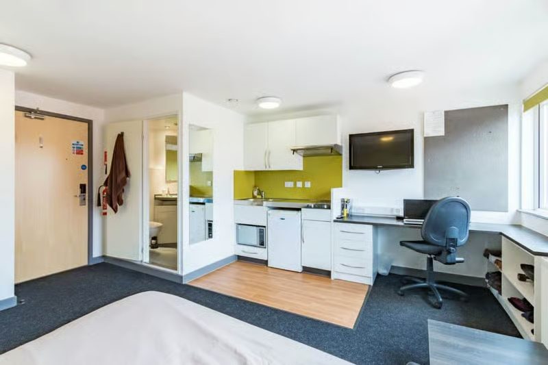 Russell View, Nottingham image 18
