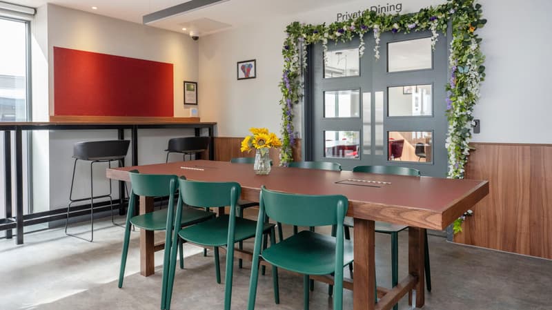 Straits Garden, Egham image 15