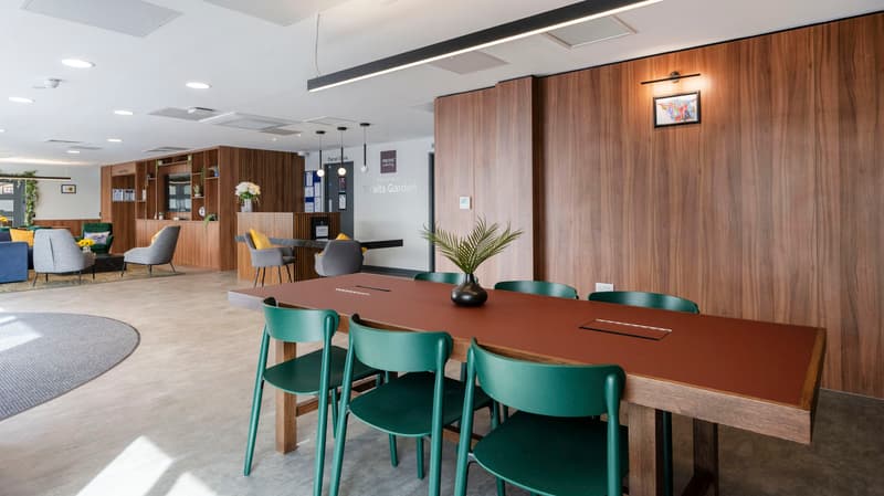 Straits Garden, Egham image 9