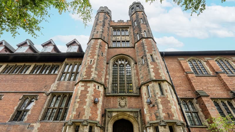 The Priory, Leeds image 31