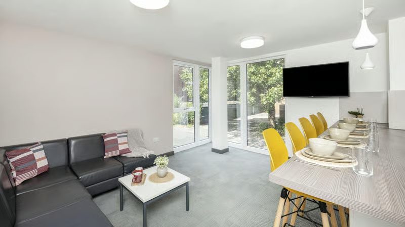 Albert Place, Newcastle image 4
