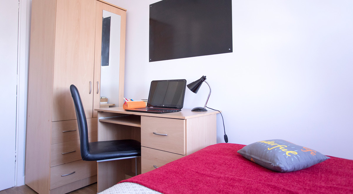 Surrey Quays Landale House, London image 4