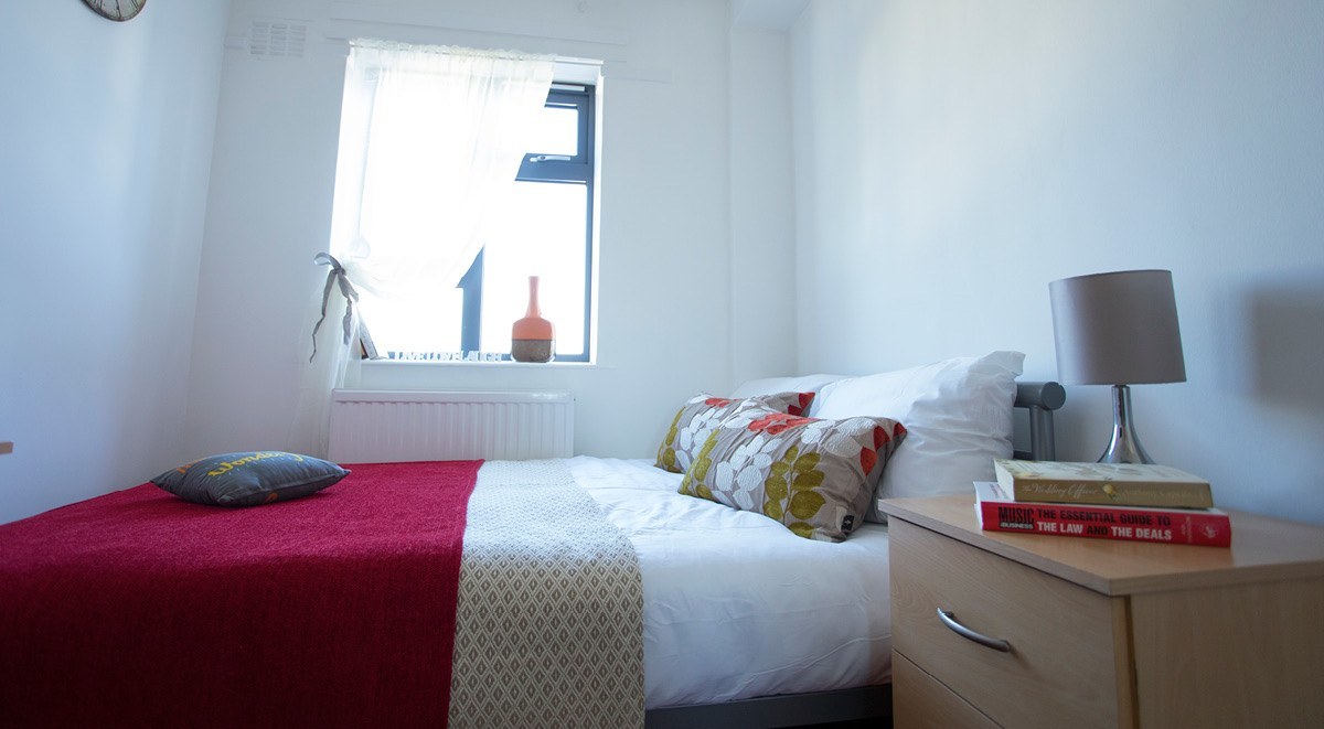Surrey Quays Landale House, London image 5