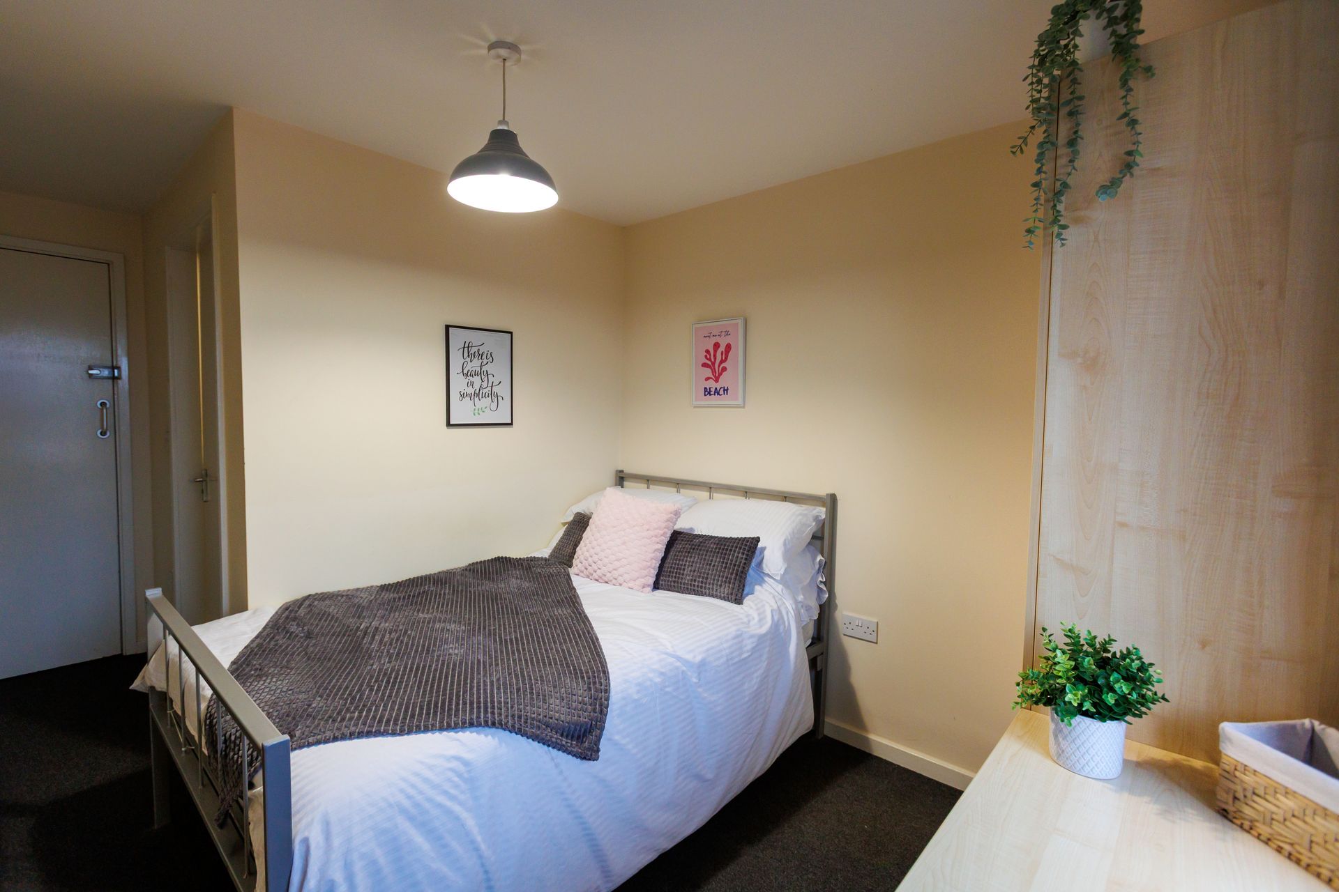 Large 2 bed Apartment