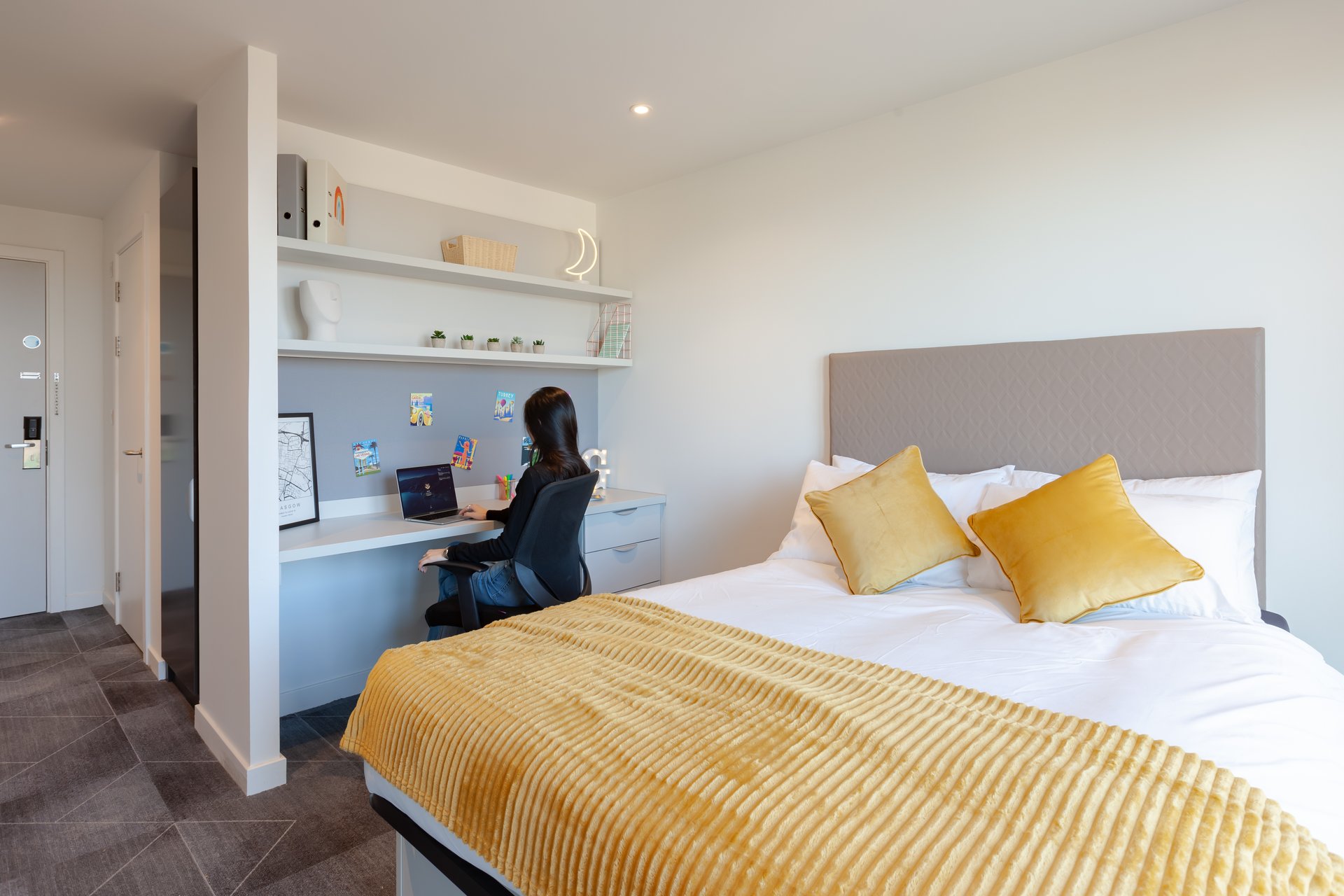 true Apartment 6 Bedrooms