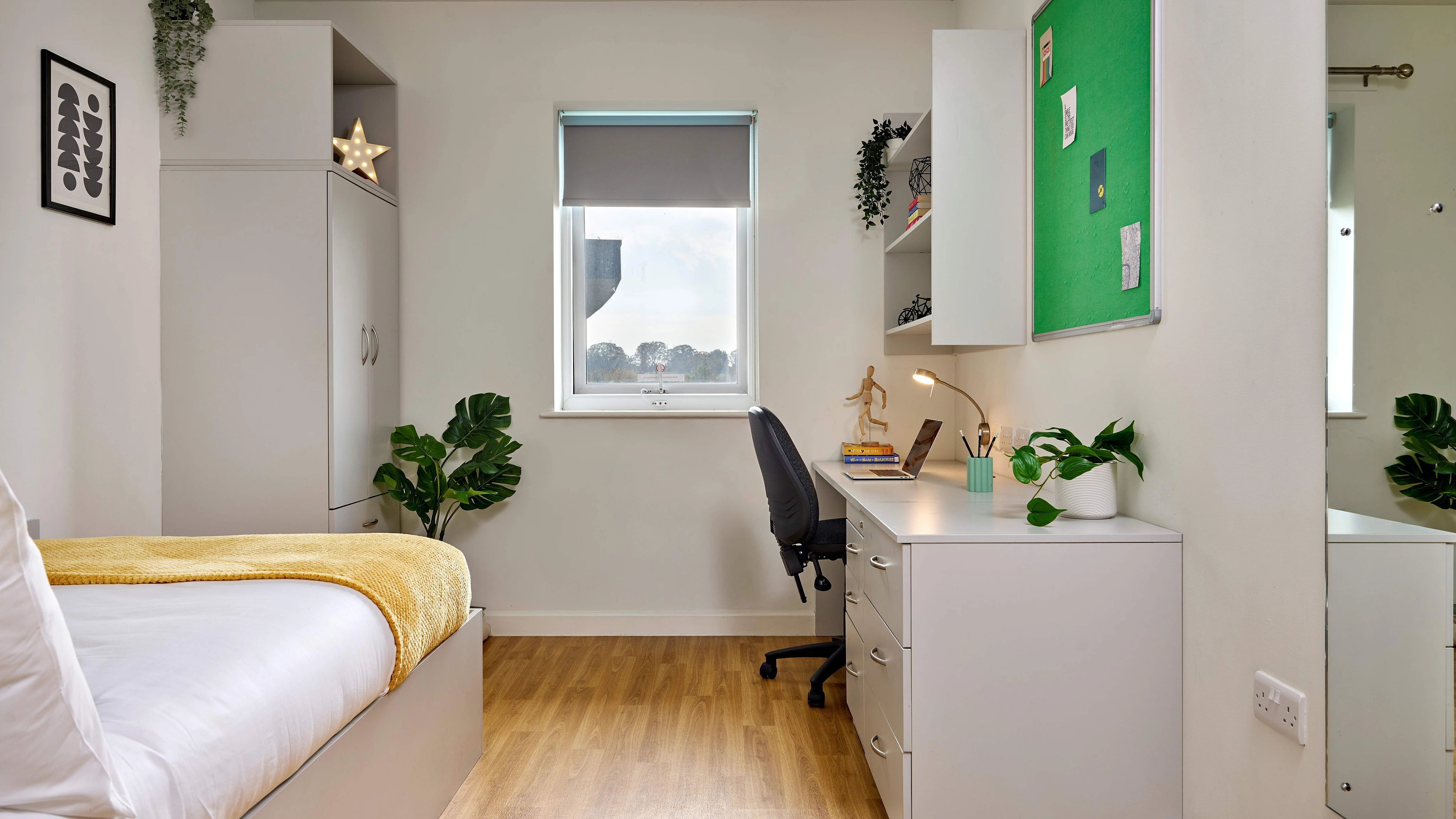 Gold Ensuite