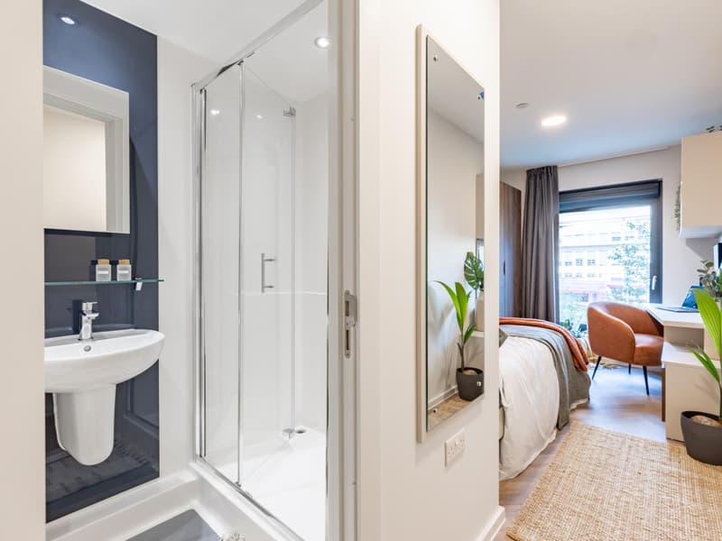 Penthouse Ensuite