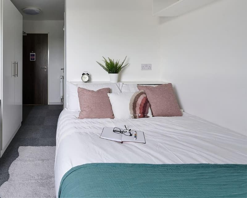 Standard En-Suite