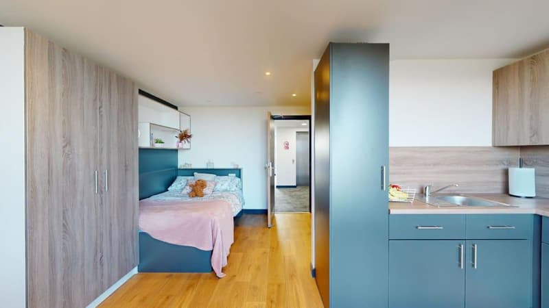 Penthouse Classic Studio