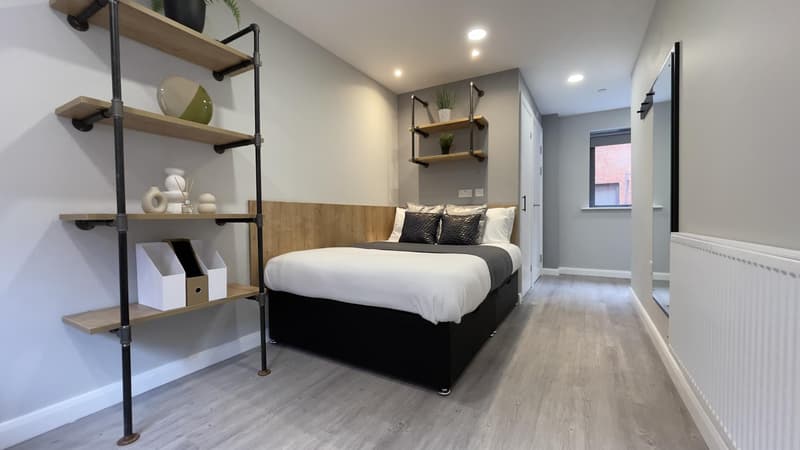 Gold En-suite