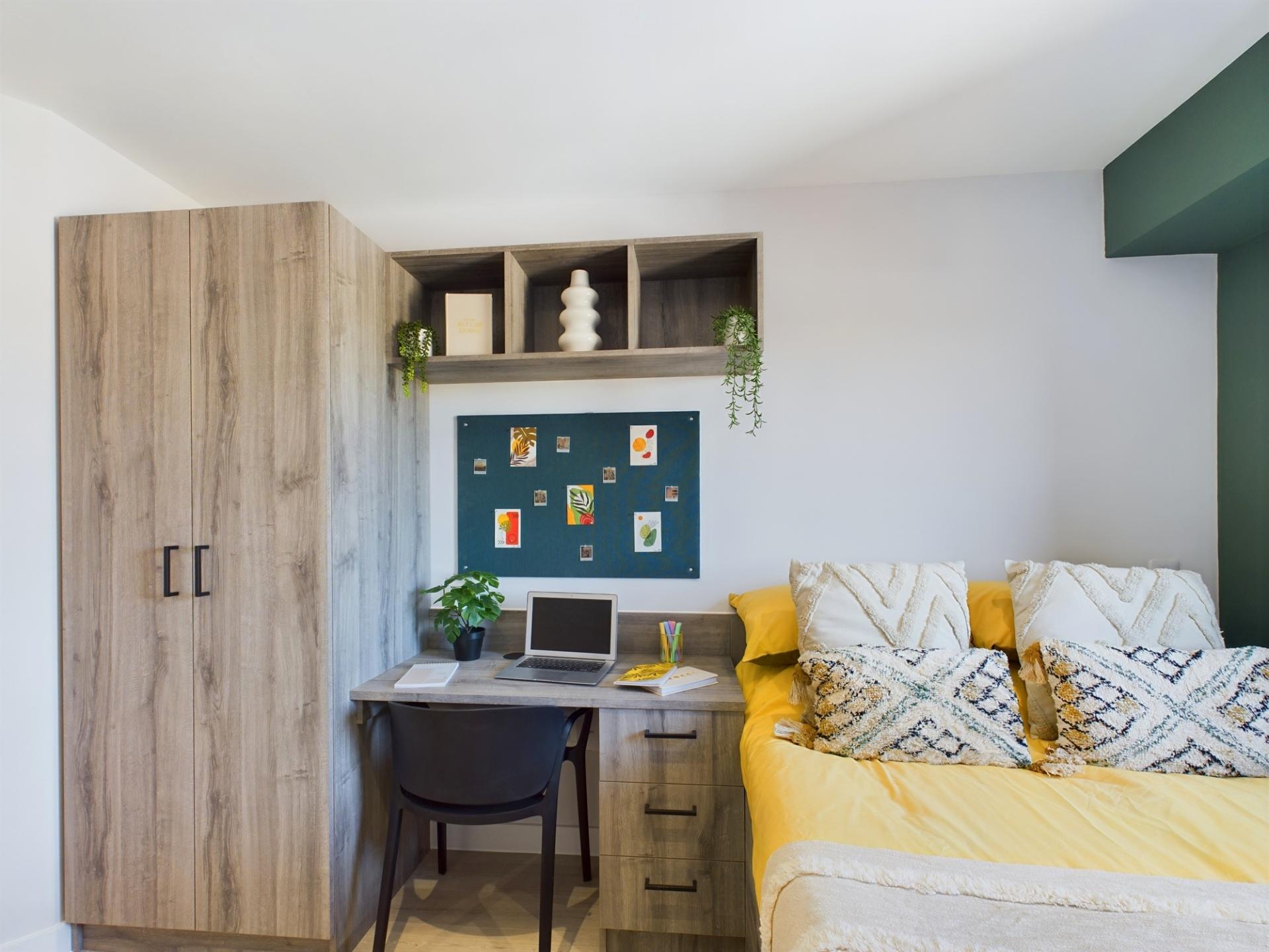 Luxury Studio with Courtyard