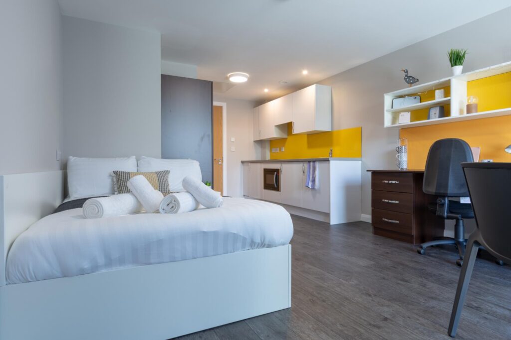 Deluxe Studio ( HIGH FLOOR )