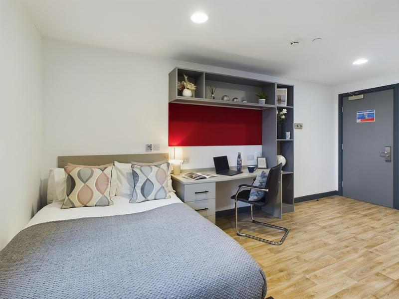Gold Ensuite