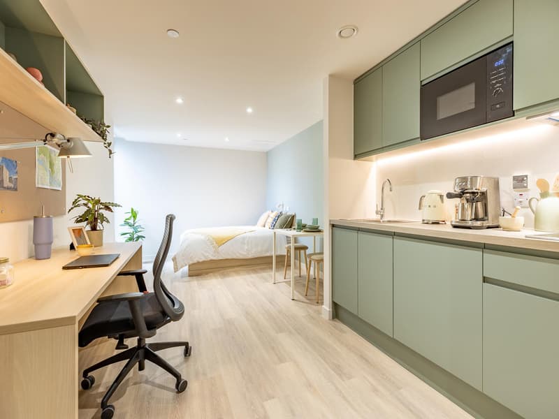 Premium Plus Studio