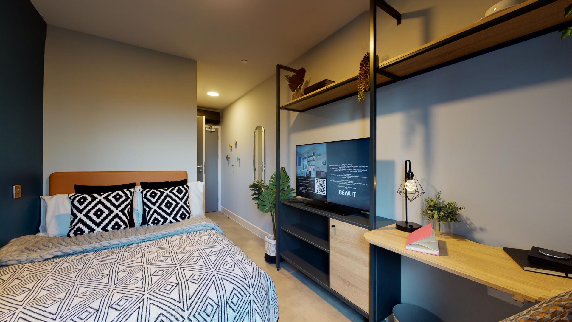 Classic Ensuite ( Courtyard Facing )