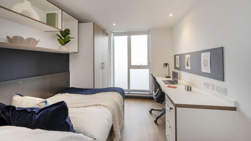8 Bed Premium En-suite