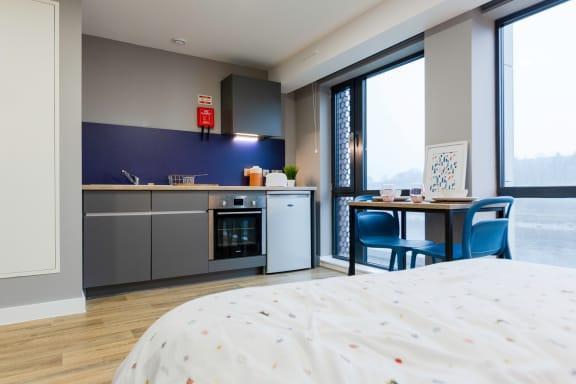 Premium Riverview Studio