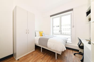 Silver En-Suite