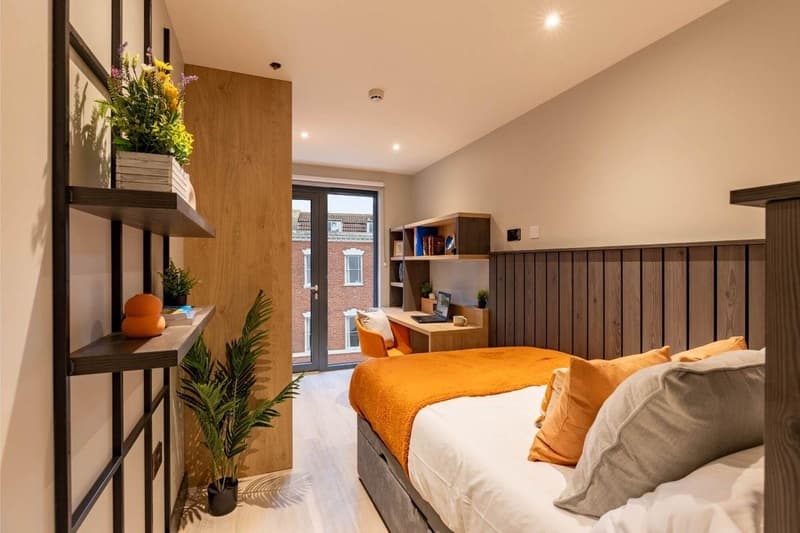 Modern Standard Ensuite