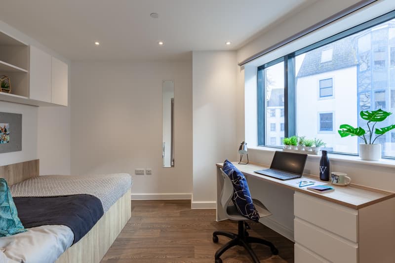 4 Bed Premium Ensuite