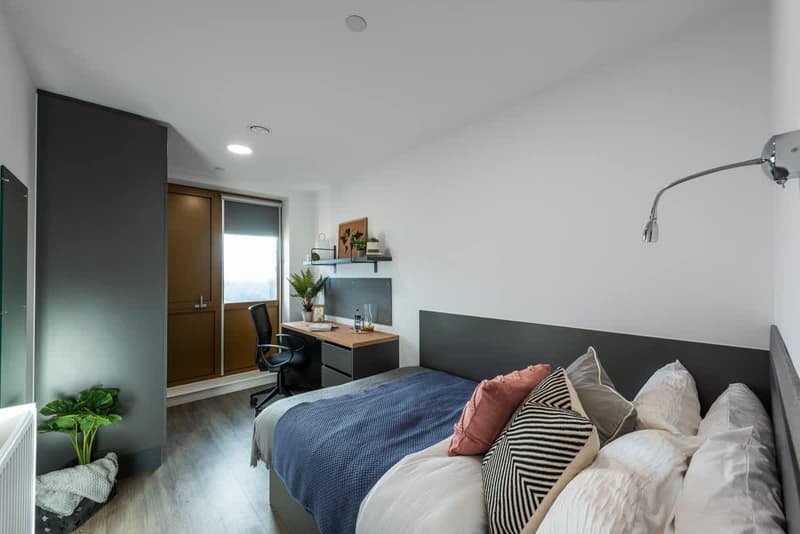 6 Bed En-suite