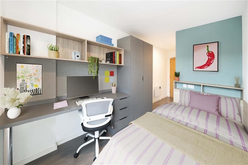 SILVER EN SUITE