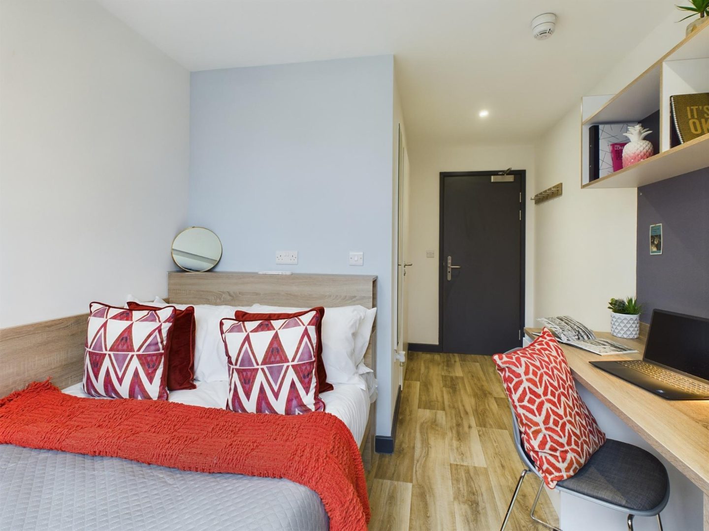 Bronze En Suite
