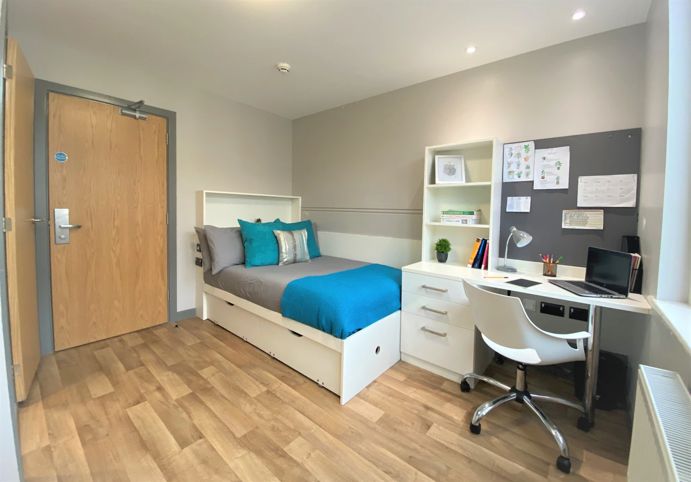 Ensuite Bronze Plus