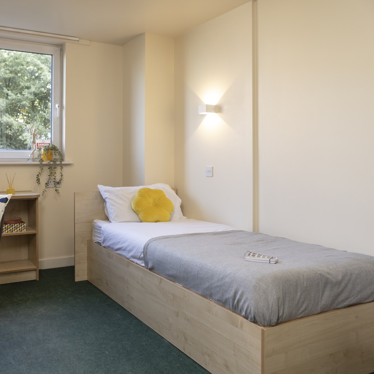Bronze Room (Single Bed)