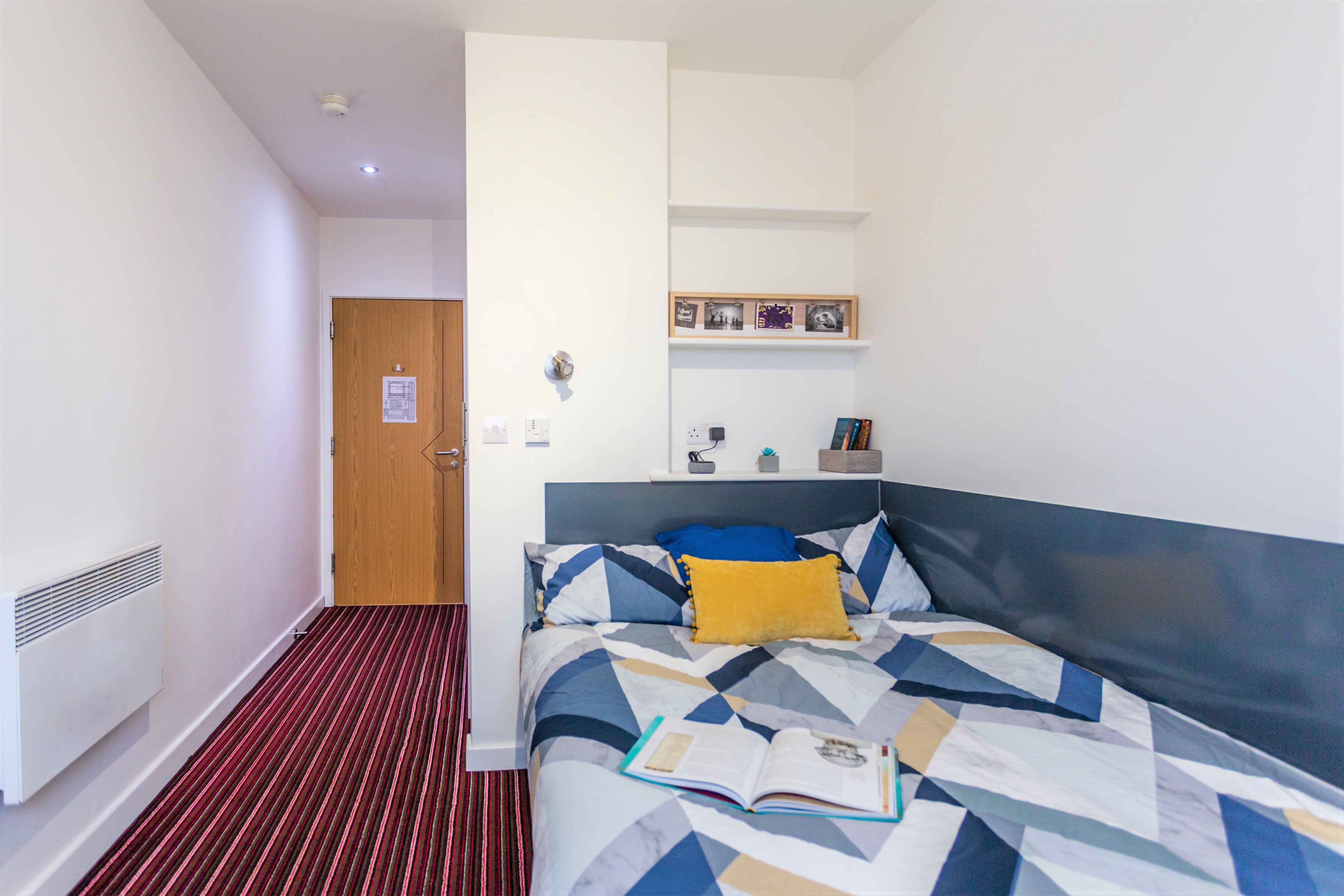 5 bed silver
