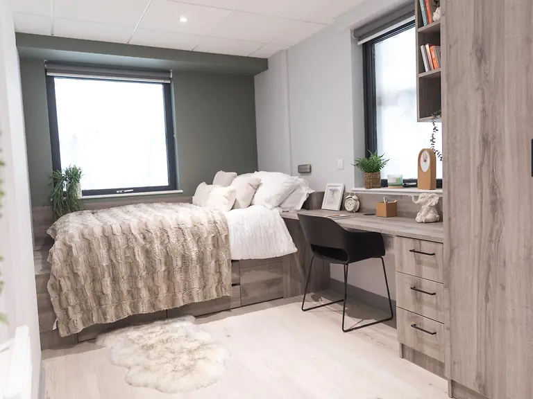 Large En-suite