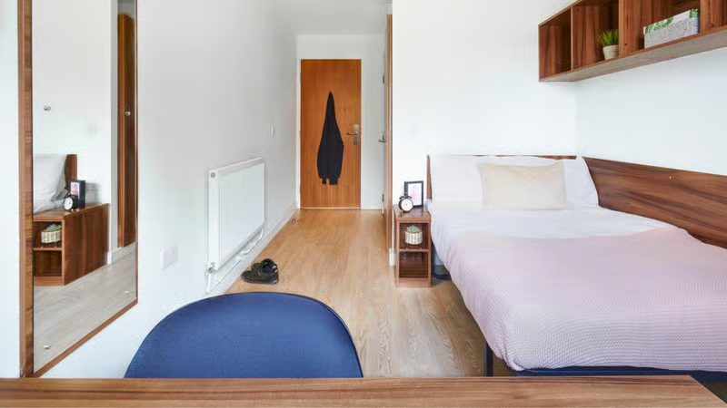 Deluxe Plus Ensuite