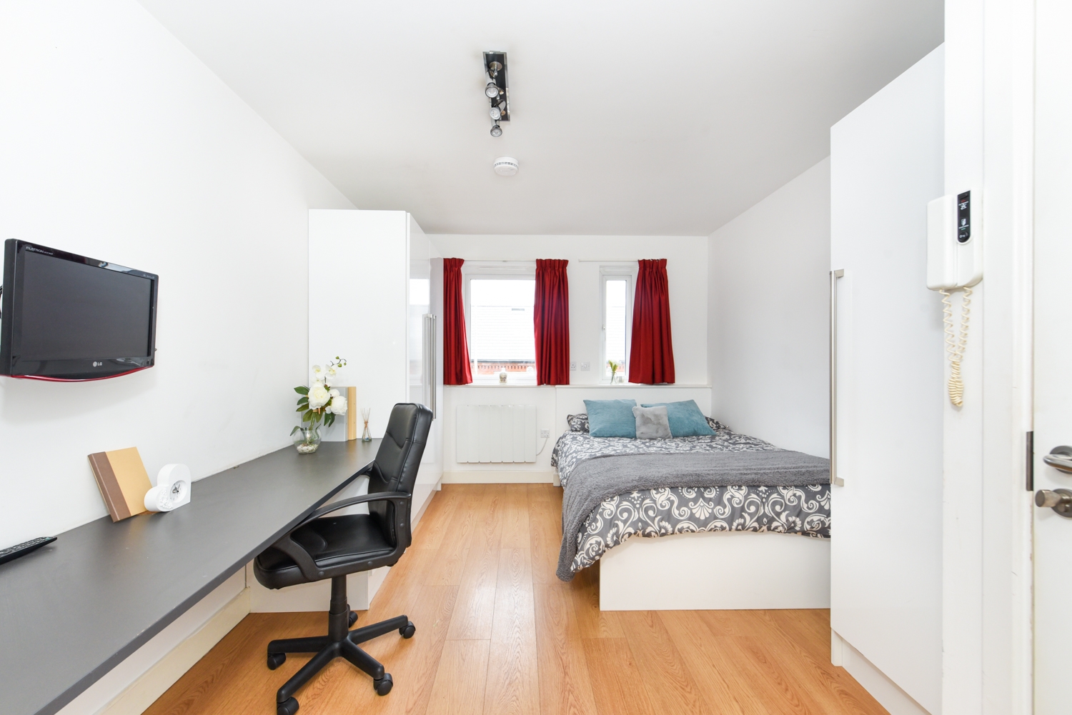 En-suite Silver