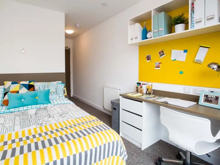 Standard Ensuite (5 Bed)