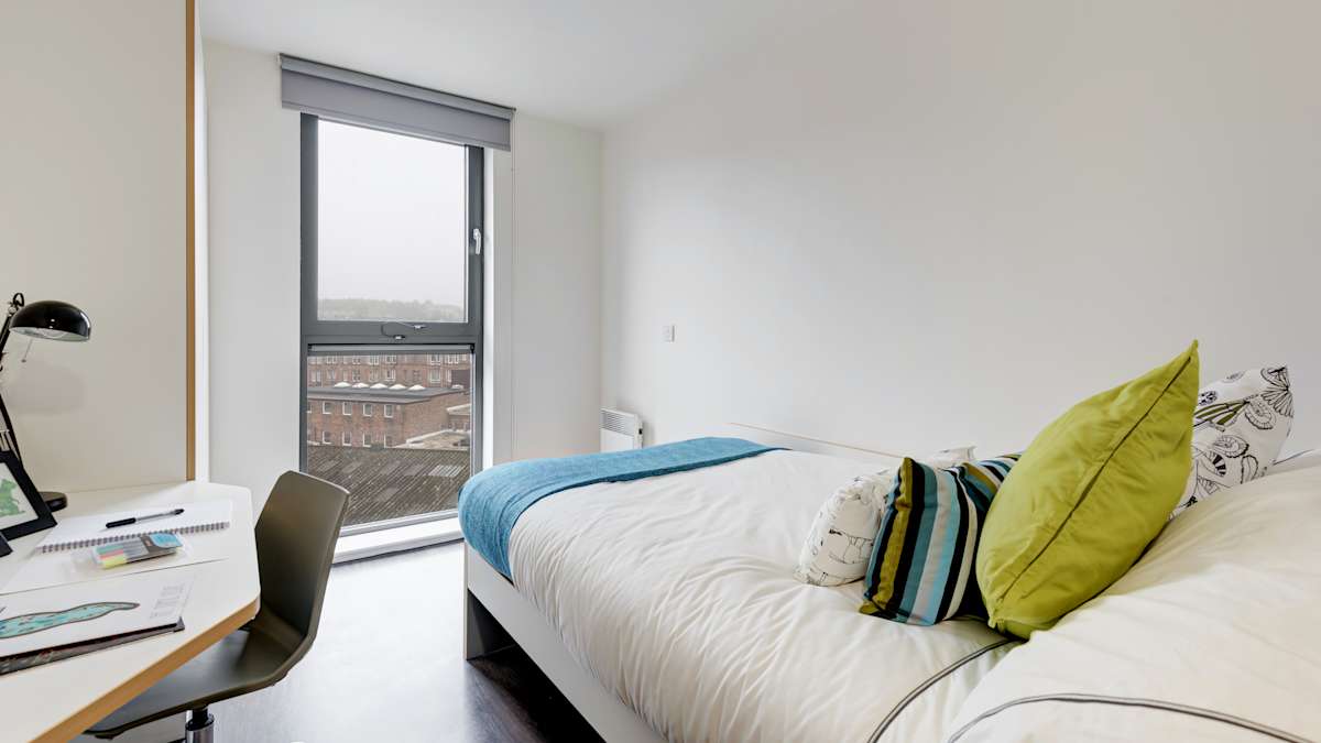Two Bed En Suite Flat
