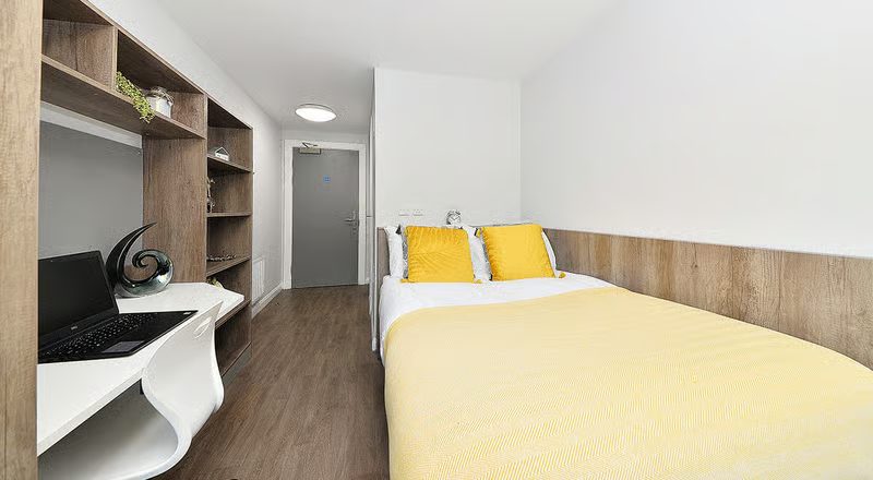 Gold Ensuite