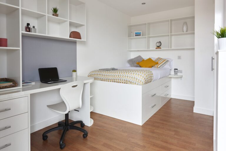 Penthouse Studio Plus
