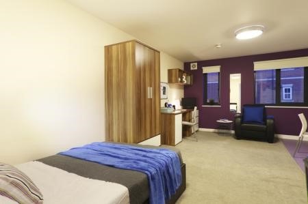 Deluxe Studio, Behn Hall