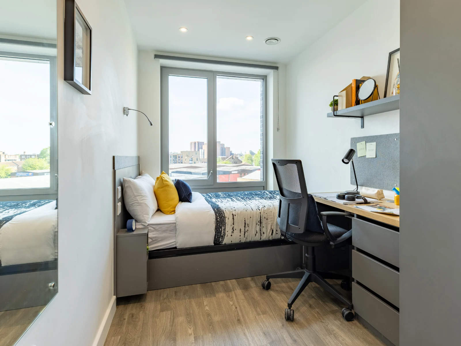 Silver En Suite